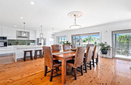 Nelson Bay House | Nelson Bay CBD Oasis - 13 Government Rd