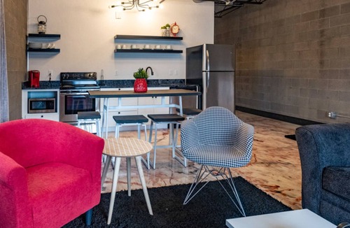 Sheridan House | Nelson Inn - The Four Top, 101