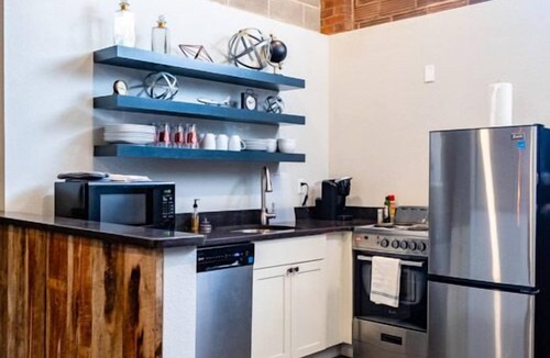 Sheridan House | Nelson Inn - Unit 3: The Industrial