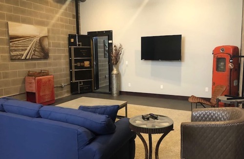 Sheridan House | Nelson Inn - Unit 3: The Industrial