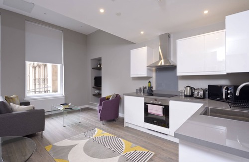 City Centre Glasgow Apartment | Nelson Mandela Place