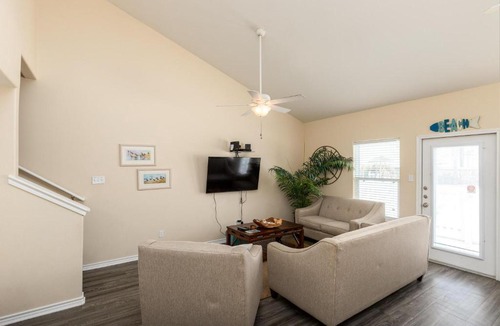 Corpus Christi Villa | Nemo Cay Resort D150K Poolside by Padre Escapes
