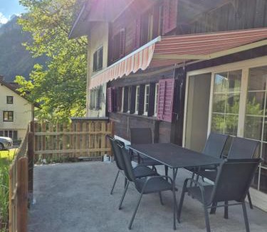 Luchsingen House | Nenis Hüsli