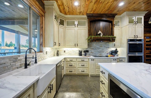 Pickens Cabin | Neon Moon Lodge | Luxury Cabin w/Heated Pool, Game Loft, King Suites & ATV Trail Access