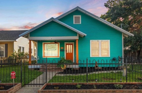 Freetown - Port Rico House | Neon Moon .Spacious 5-bedroom house steps from Campus and Downtown Lafayette