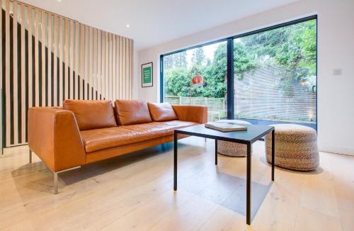 Hillside House | Neoteric Home Wimbledon Village