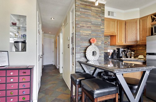 Galveston Condo | Neptune's Retreat by Ryson Vacation Rentals