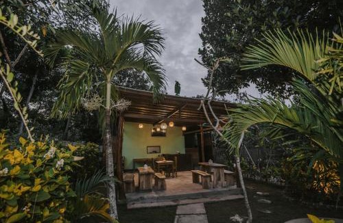 Mushroom Bay House | Nerima Hut Lembongan