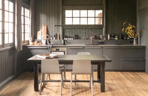 Saint-Remy-l'Honore House | Neska Lodge