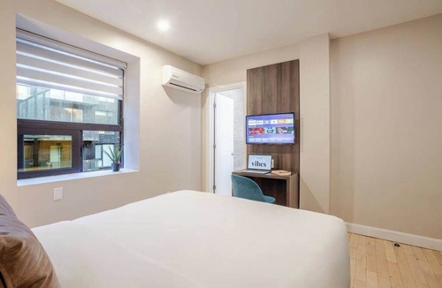 Gay Village Hotel | Nest Queen – Downtown MTL Stay