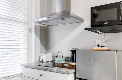 Fan District Apartment | Nest & Rest/Free Parking/Museum/City Access