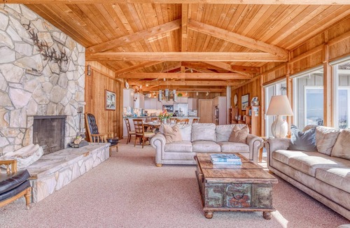 Neskowin House | Nestle Inn