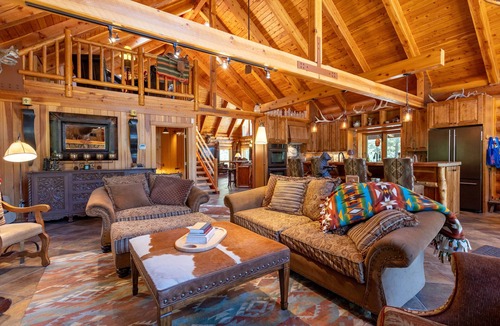 Archuleta County House | Nestled in San Juan National Forest