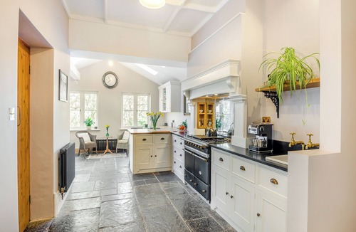 Axbridge Cottage | Nestled in the glorious Somerset countryside with views of the Mendips.