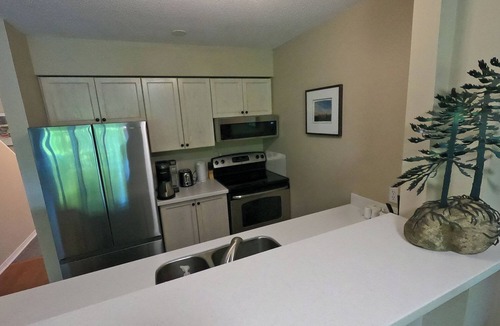 Collingwood Condo | Nestled Inn - Your home away from home in Lighthouse Point