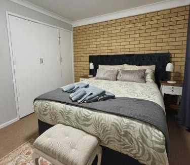 Stanthorpe House | Nestled next door