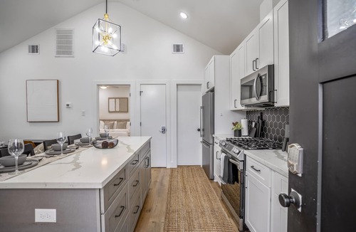 Greater East End Apartment | Nestled Nook Bung #7033A - 4 km from FIFA Fan Fest
