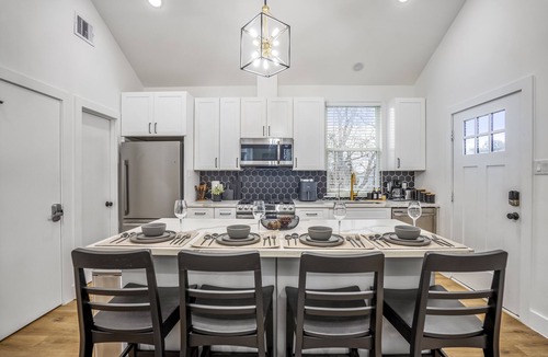 Greater East End Apartment | Nestled Nook Bung #7033A - 4 km from FIFA Fan Fest