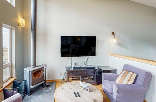 Happy Camp Hideaway House | Netarts Bay and Ocean Views