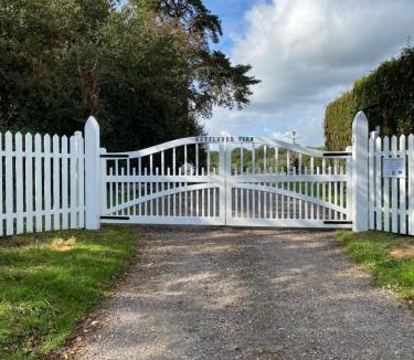 Durley House | Nettlebed Farm Holiday Lets Barn3