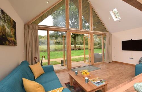 Durley House | Nettlebed Farm Holiday Lets Barn3