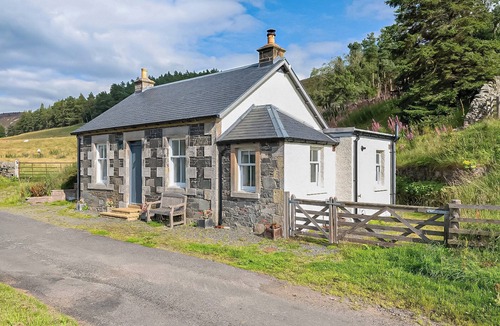 Biggar Cottage | Nettlebush Cottage-UK5629