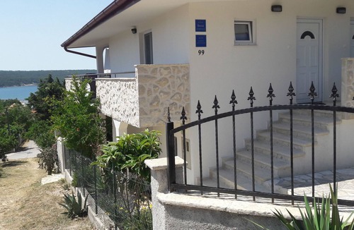 Gornji Karin Apartment | Neu erbautes Apartment mit großem Balkon by Interhome