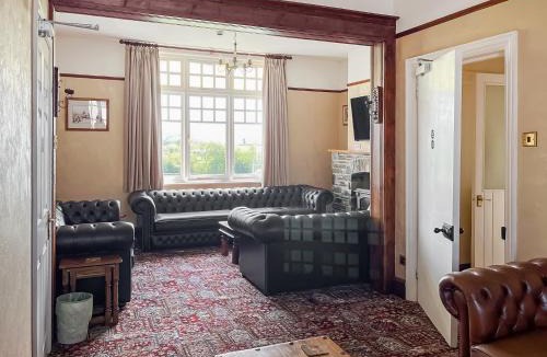 Tregaron House | Neuadd Las