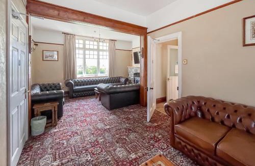 Tregaron House | Neuadd Las