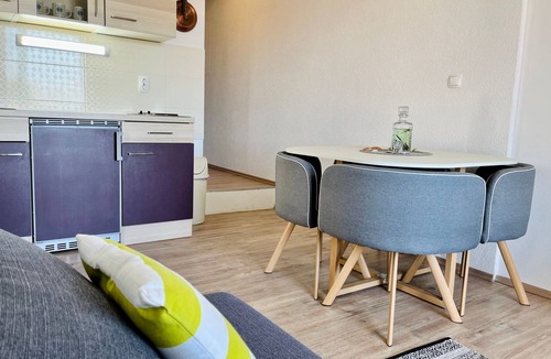 Gornji Karin Apartment | Neugebaute Wohnung im Erdgeschoss by Interhome