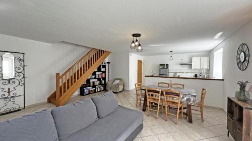 Saint-Mathieu House | Neuville