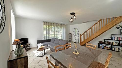 Saint-Mathieu House | Neuville