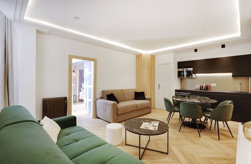 Quartier de la Porte-Saint-Denis Apartment | NEW Éclat du Faubourg 2 CH Luxe