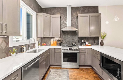 Buena Vista House | New 1.5 Miles to Broadway | City Views | Game Room