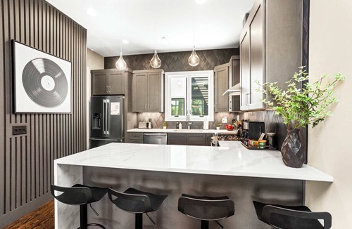 Buena Vista House | New 1.5 Miles to Broadway | City Views | Game Room
