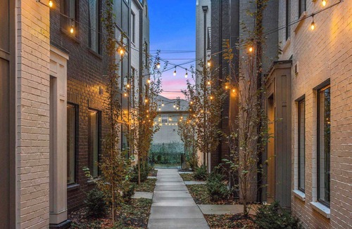 Buena Vista House | New 1.5 Miles to Broadway | City Views | Game Room