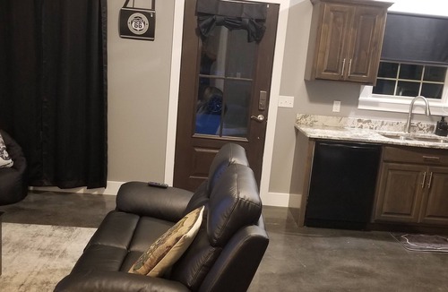 Galena Cottage | New 1 bedroom cottage right off Route 66.