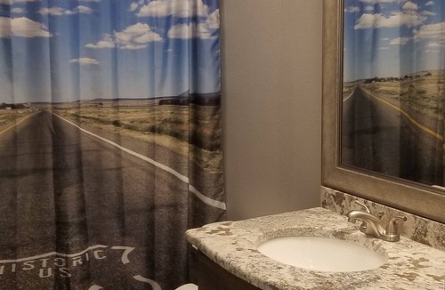 Galena Cottage | New 1 bedroom cottage right off Route 66.