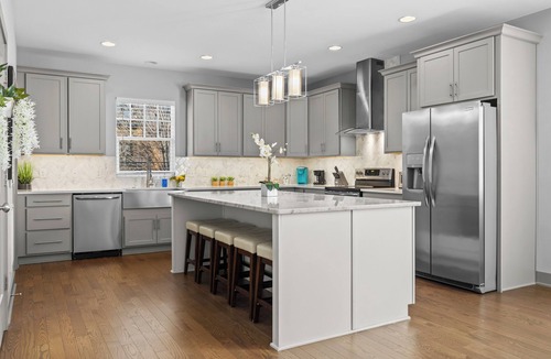 Historic Waverly House | NEW! 10 min to Broadway! Welcome to Waverly Whimsy