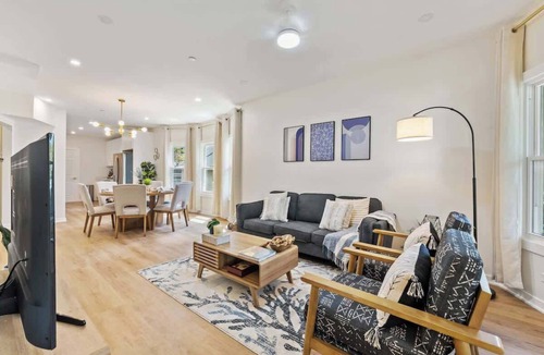 Oak Park House | New! 10-min to Downtown
