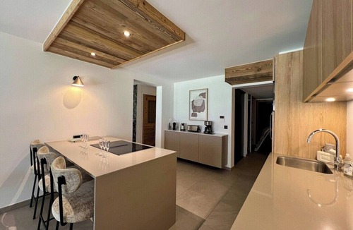 Le Praz de Lys Apartment | New 10p Apt | Ski-in/out & Central