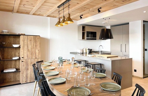 Le Praz de Lys Apartment | New 11p Apt | Central & on the slopes