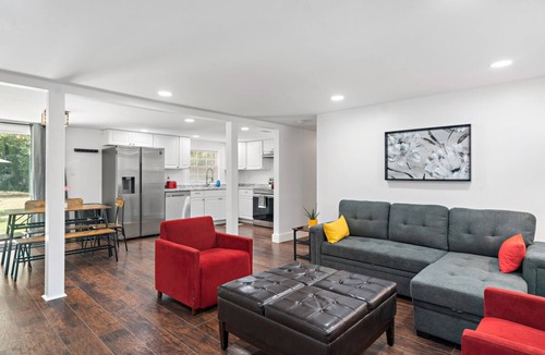 Bloomingdale House | NEW! 19 Minutes from Savannah Historic District