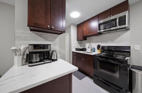Hazel Park Apartment | New 1BD Apartment Near Ferndale