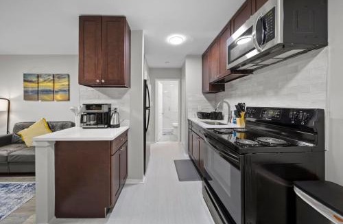 Hazel Park Apartment | New 1BD Apartment Near Ferndale
