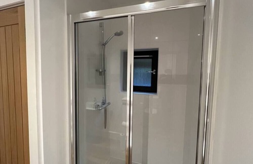 Auchengray Condo | NEW 1BD Contemporary Flat Upper Dunblane