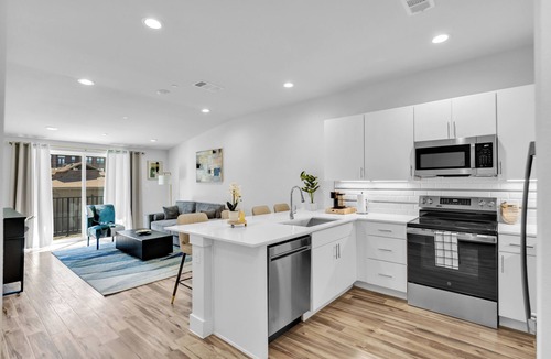 Oak Lawn Apartment | New 1BR at Heart of Oaklawn Near Uptown Med District-EV Charger