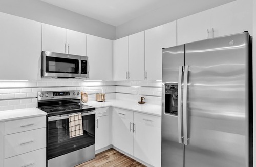 Oak Lawn Apartment | New 1BR at Heart of Oaklawn Near Uptown Med District-EV Charger