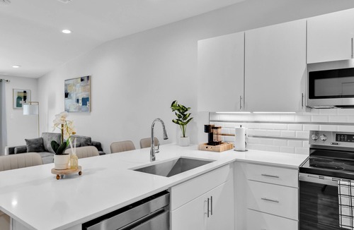 Oak Lawn Apartment | New 1BR at Heart of Oaklawn Near Uptown Med District-EV Charger
