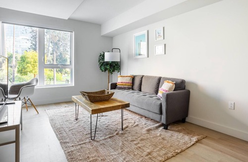 Westlake Apartment | New 1BR in Koreatown with Rooftop Amenities